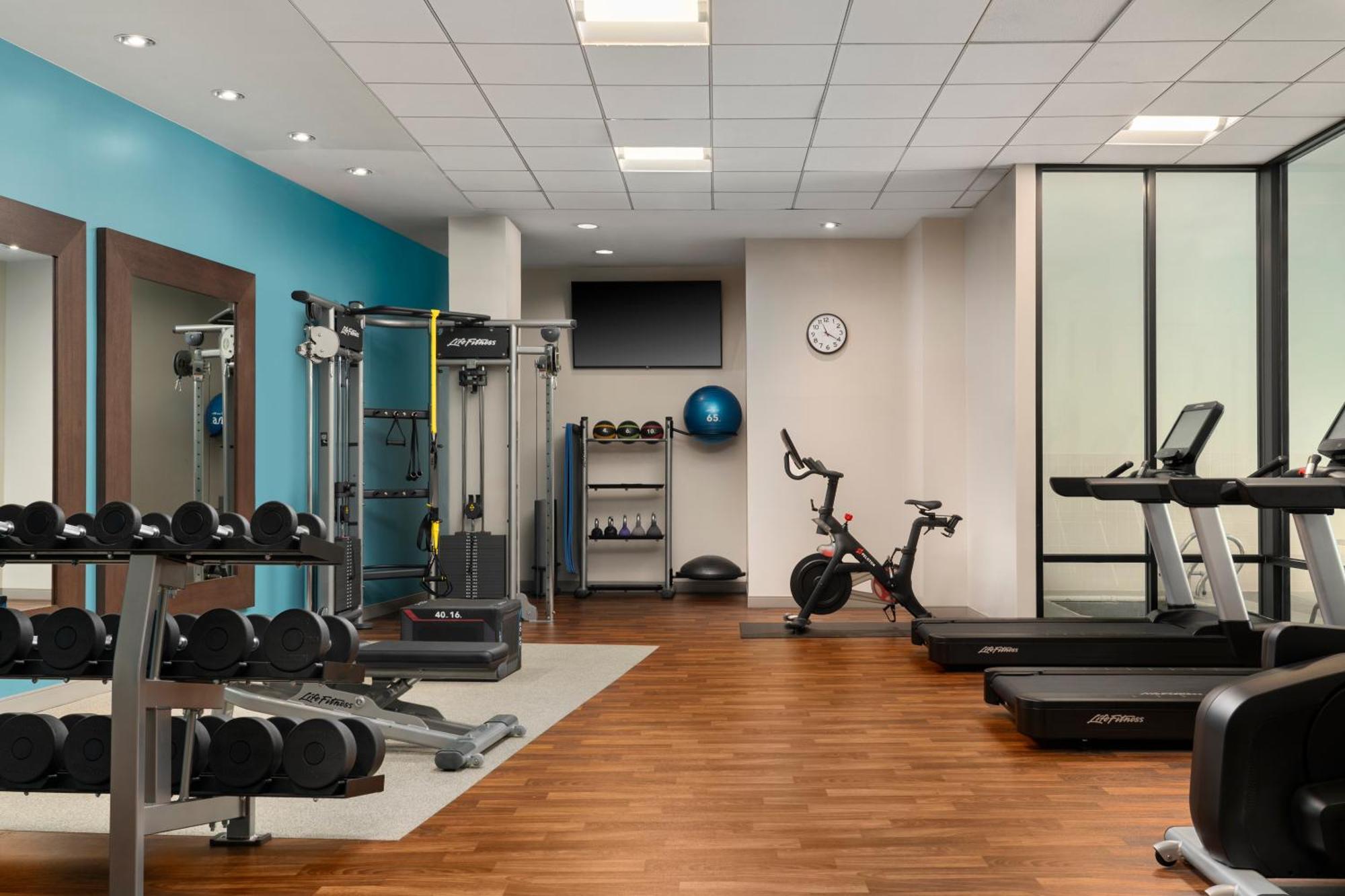 Отель Doubletree By Hilton Hartford Downtown Экстерьер фото
